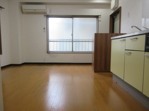 朝日屋ビルの居間・リビング