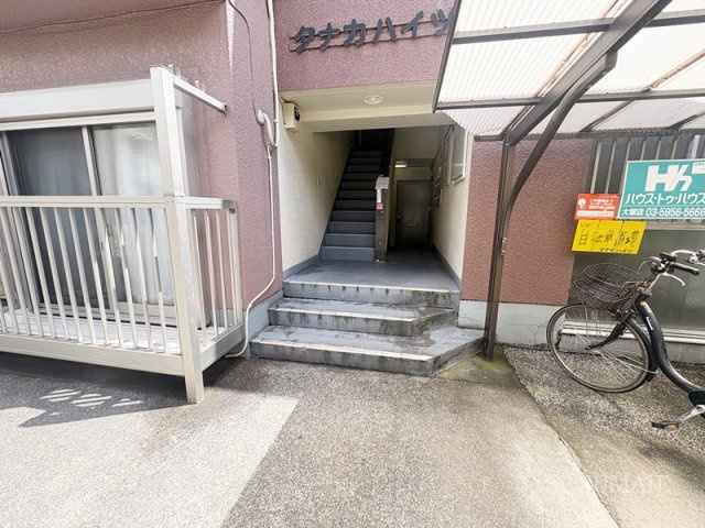 タナカハイツのエントランス|ゆとりのあるエントランスです