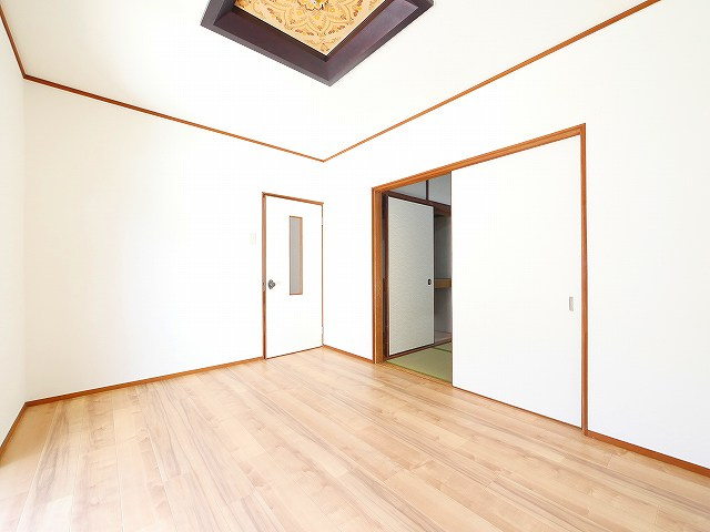 南紀寺戸建の居間・リビング|居間です