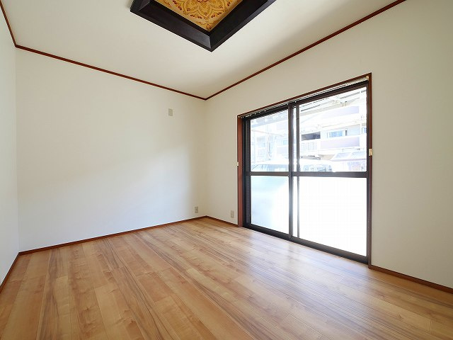 南紀寺戸建の洋室|きれいな洋室です