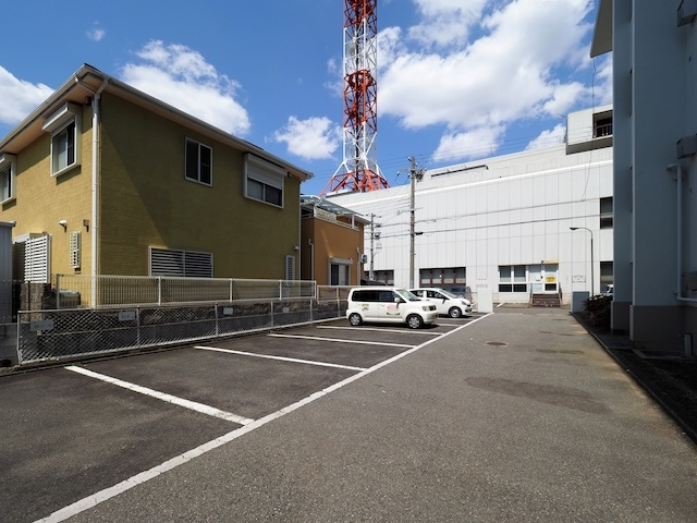 垂水農住5号棟の駐車場