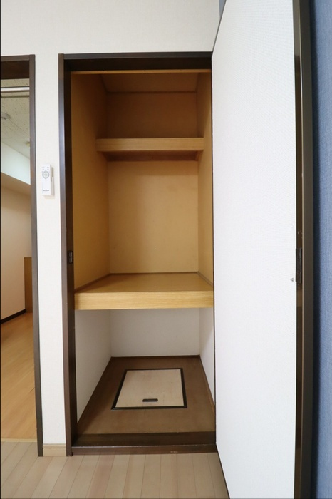 武蔵野市吉祥寺本町３丁目のアパートの収納