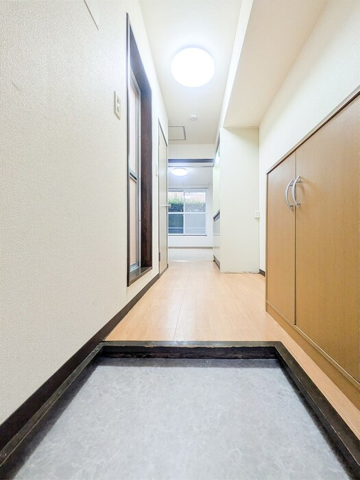 武蔵野市吉祥寺本町３丁目のアパートの玄関