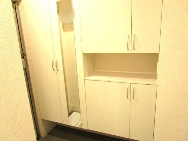 シルフィッド Sの玄関