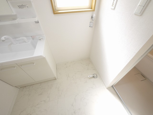 南六条町　戸建の設備|室内洗濯置き場