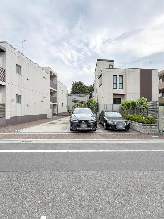 アルモ井の頭の駐車場