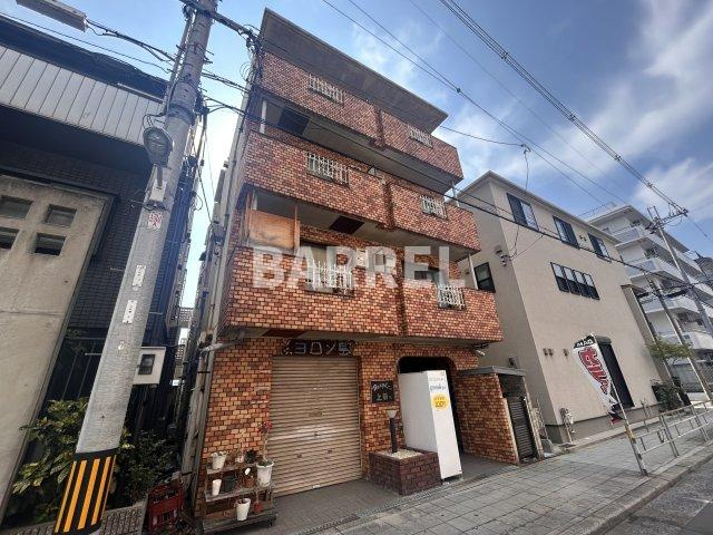 ハイツ上新第五小松の外観