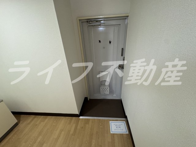 寿ビルの玄関|明るい玄関です