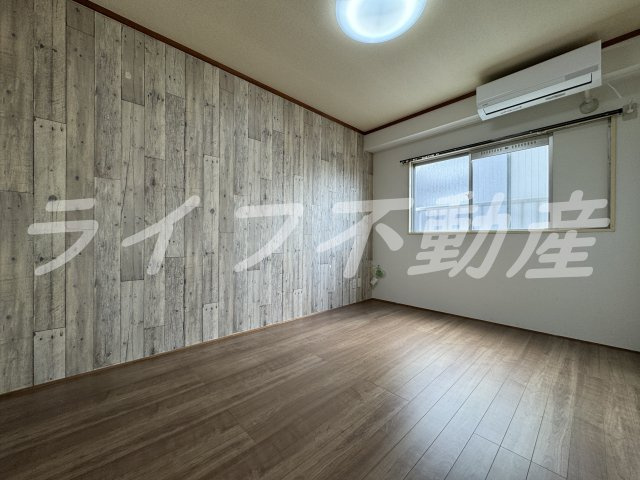 寿ビルの居間・リビング|居間です