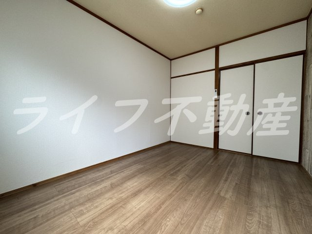 寿ビルの洋室|コンパクトで使いやすい洋室です