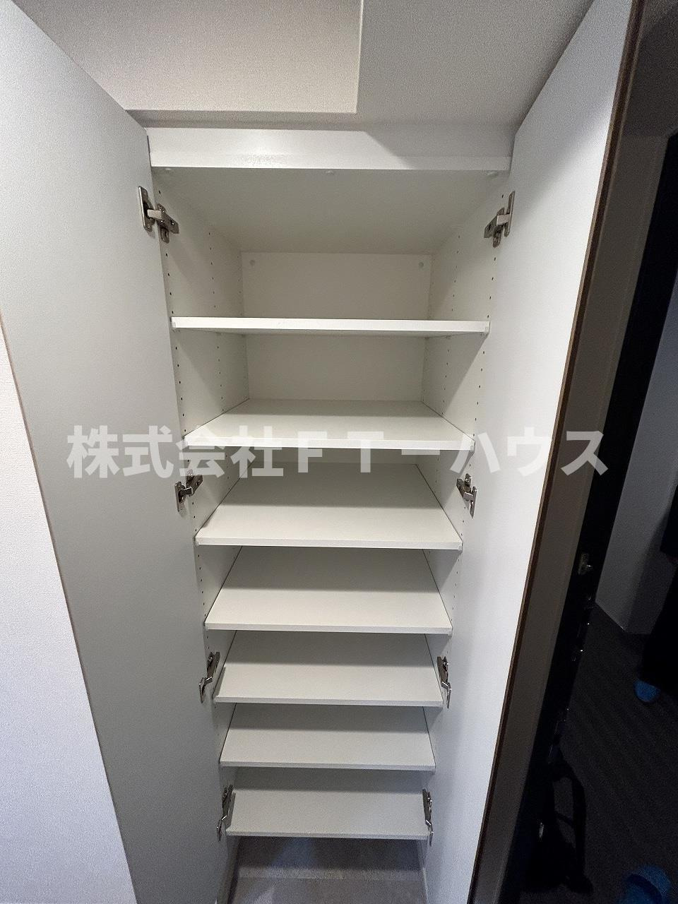 LIME RESIDENCE HIGASHINAKAYAMAの玄関