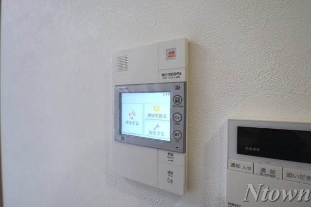 【セキュリティ】 | プレサンス名古屋ルーカス | モニター付きインターホンです