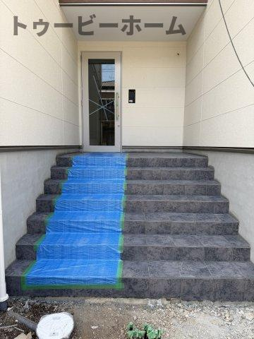 ジーメゾン狭山祇園のエントランス|落ち着いたエントランスです