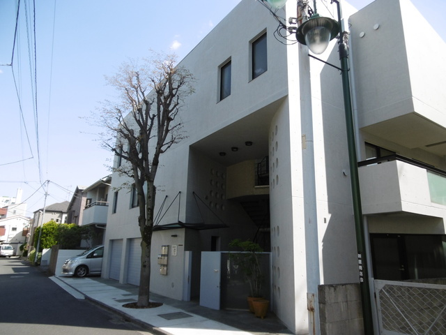 三鷹市新川６丁目の賃貸マンション