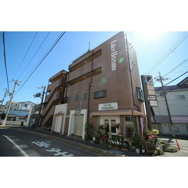 レーク魚住の外観