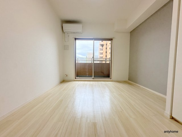 CITYSPIRE難波WESTの洋室