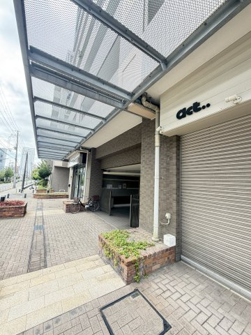 ルネシティ脇浜町３号棟のエントランス