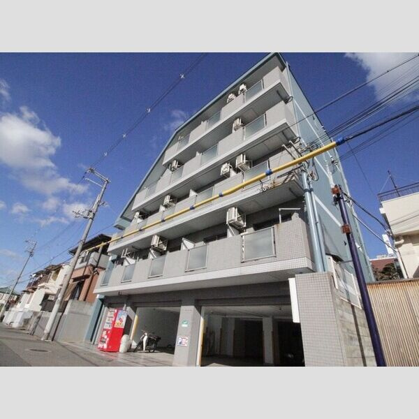 ロイヤル魚住の外観