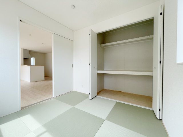 新築戸建・新築建売　矢吹町八幡町　善郷小・矢吹中の和室|押入れ収納完備の和室！お子様と一緒にお昼寝するスペースとしても人気です！