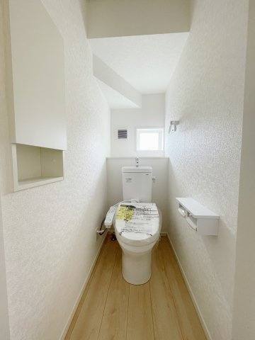 新築戸建・新築建売　矢吹町八幡町　善郷小・矢吹中のトイレ|あると便利な複数トイレ！サニタリー収納もついています！