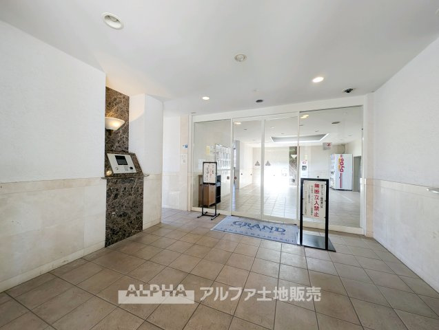 グランステイツ玉川上水のエントランス|落ち着いたエントランスです