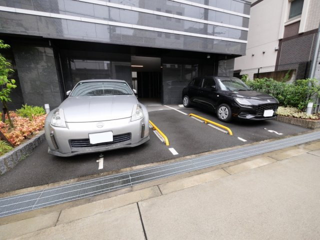 ララプレイス玉造パルクの駐車場
