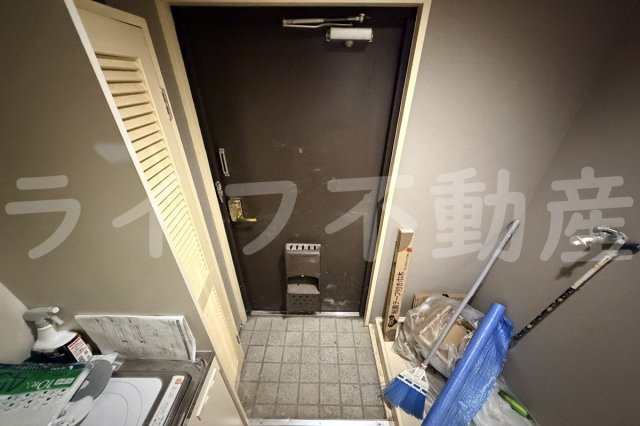 バーナード2　仲介手数料無料の玄関