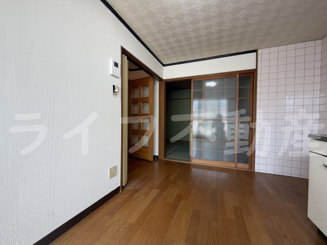 D2ハウス若江岩田の居間・リビング|こちらの居間で趣味の時間をお楽しみください