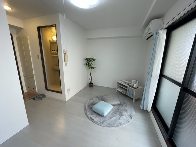 マンションスムス　の洋室|(参考)同マンション反転間取り他部屋の写真