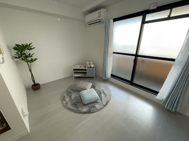 マンションスムス　の洋室|(参考)同マンション反転間取り他部屋の写真