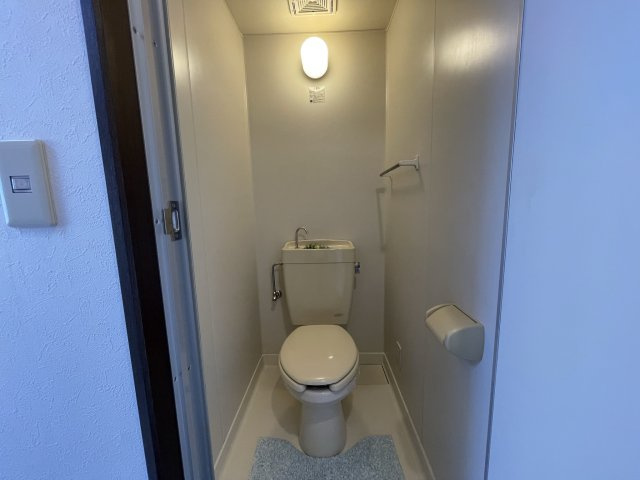 マンションスムス　のトイレ|(参考)同マンション反転間取り他部屋の写真