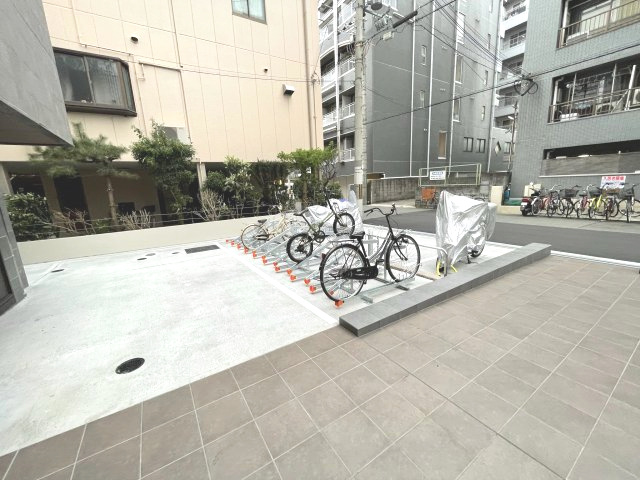 ゼオン大阪EASTの駐車場
