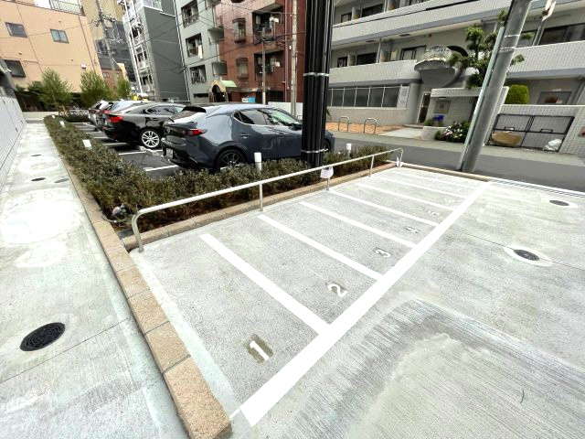 ゼオン大阪EASTの駐車場