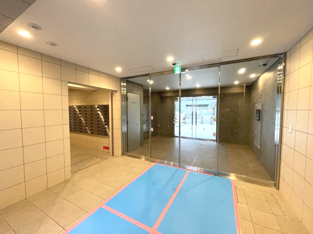 ゼオン大阪EASTのエントランス