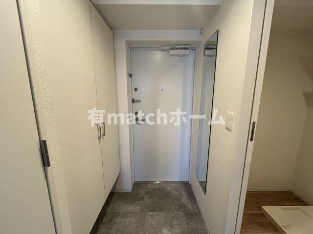 セレニテ東梅田アリエの玄関