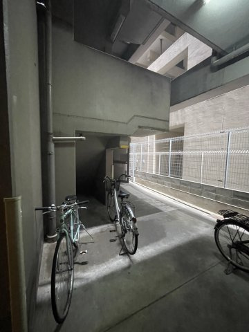 セントアミール南久宝寺の駐車場