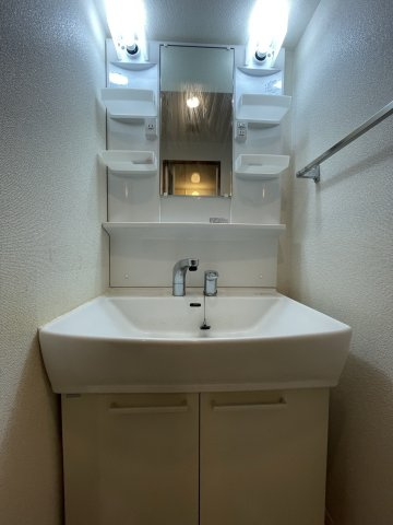 セントアミール南久宝寺の独立洗面台|(参考)同マンション同間取り他部屋の写真