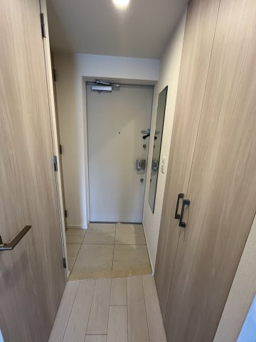 カーサレグラス城東セントラルの玄関
