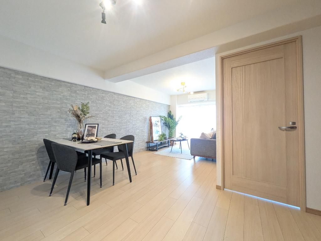 日商岩井中津マンションの居間・リビング
