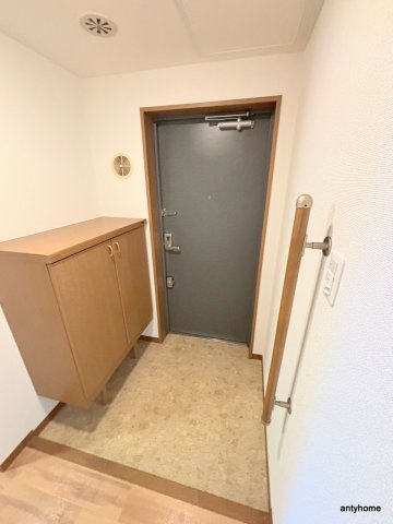 ウエストコート新大阪　仲介手数料無料の玄関