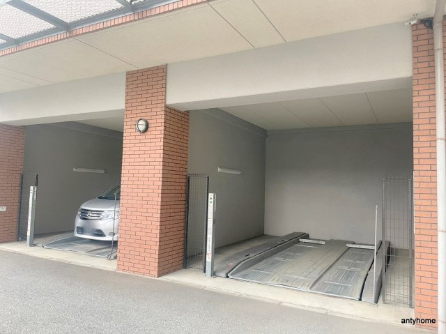 ウエストコート新大阪　仲介手数料無料の駐車場