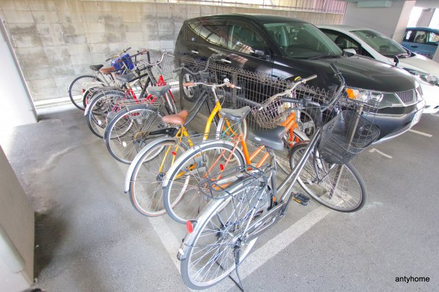 フォレストプラザ1　仲介手数料無料の駐車場