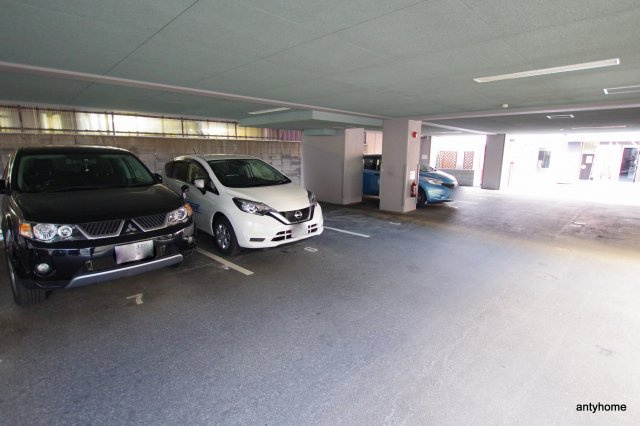 フォレストプラザ1　仲介手数料無料の駐車場