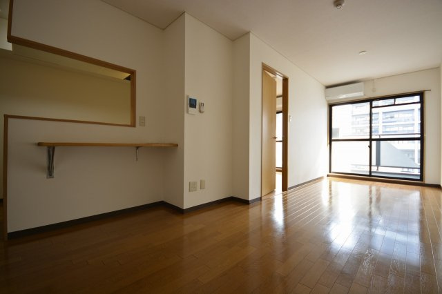 大阪市西区本田２丁目の賃貸マンションの居間・リビング