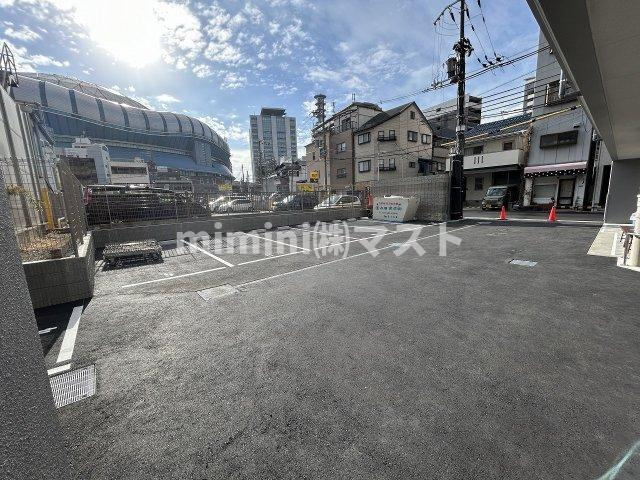大阪市西区九条南１丁目の賃貸マンションの駐車場