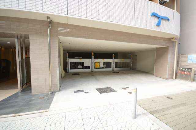 大阪市西区西本町３丁目の賃貸マンションの駐車場