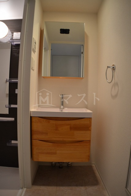 大阪市西区西本町３丁目の賃貸マンションの洗面所