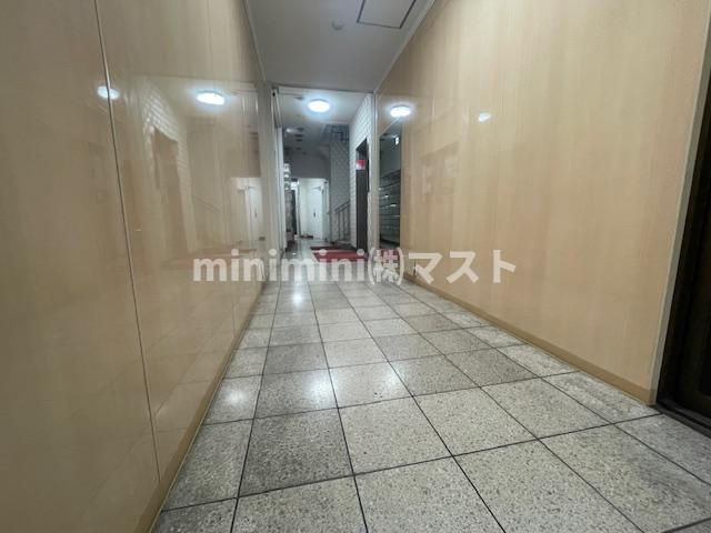 大阪市西区江戸堀３丁目の賃貸マンションのロビー