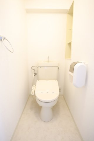 大阪市城東区関目６丁目の賃貸マンションのトイレ