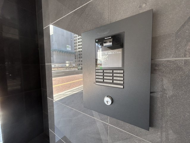 セレニテ難波リアンのエントランス